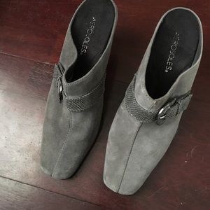 Grey suede aerosoles shoes
